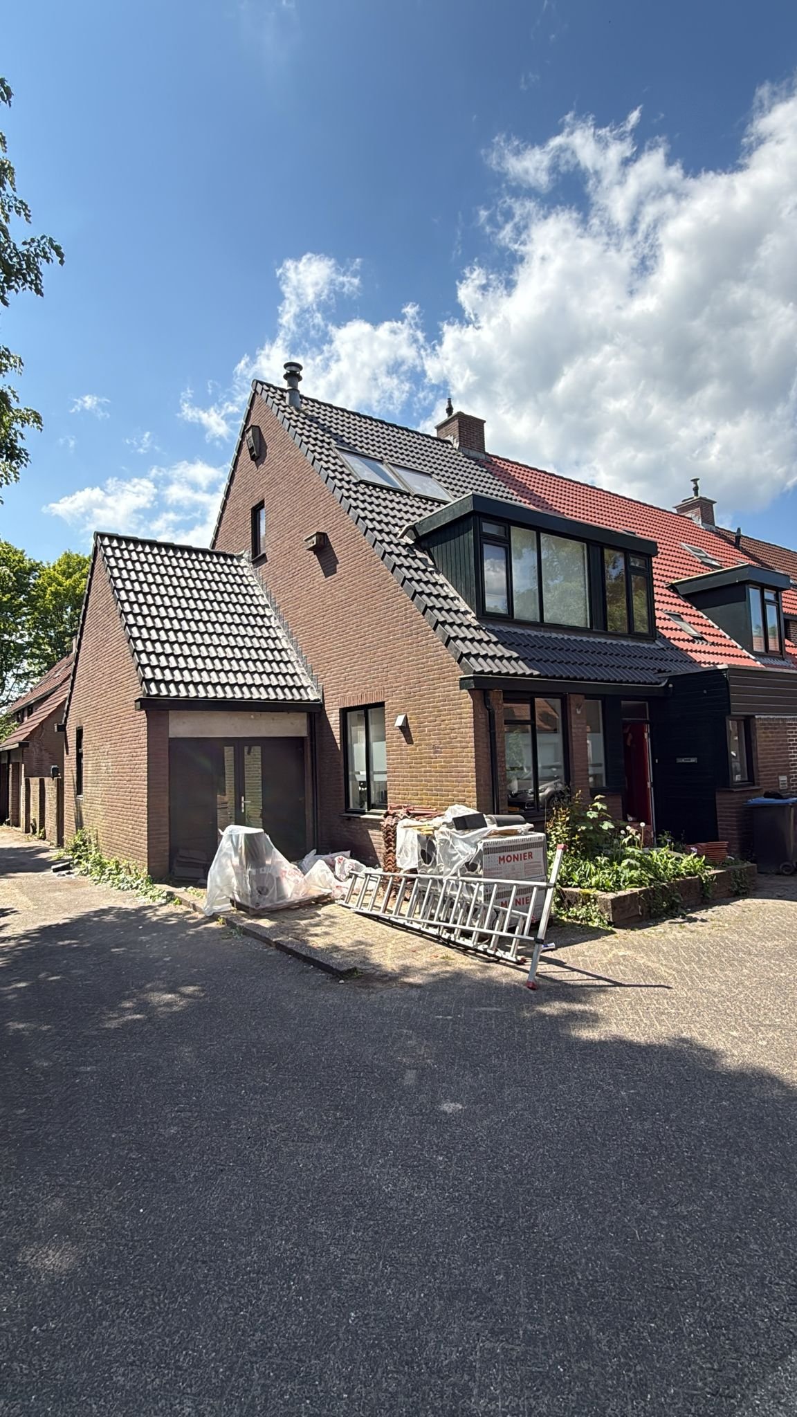 Dakpannen vervangen hoekwoning Leusden