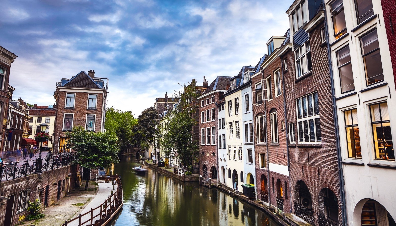 Utrecht binnenstad met de Domtoren